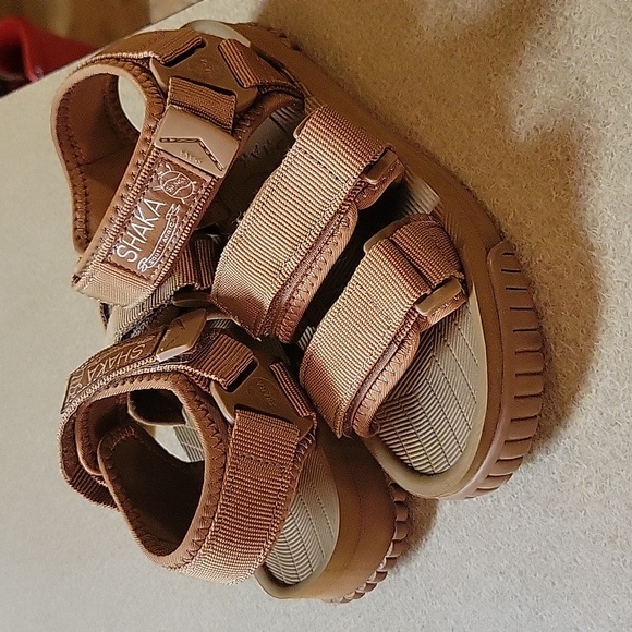 SANDALS - Picture 9 of 10